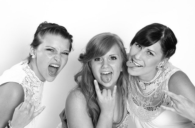 bachelorette party girlfriends